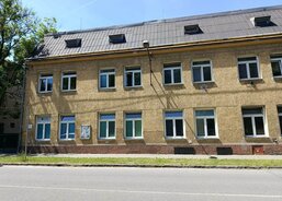 Noclehárna od cesty