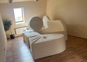 Neurosenzorická Snoezelen místnost v odlehčovací službě Charitním domě sv. Kláry - v průběhu realizace Neurosenzorická Snoezelen místnost v odlehčovací službě Charitním domě sv. Kláry - v průběhu realizace